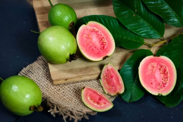 wellhealthorganic.com:5-amazing-health-benefits-of-guava