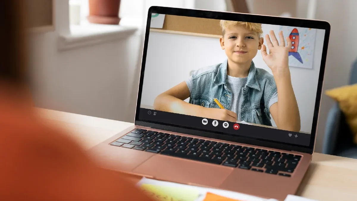 Synchrony’s Secret Edge in Digital Learning